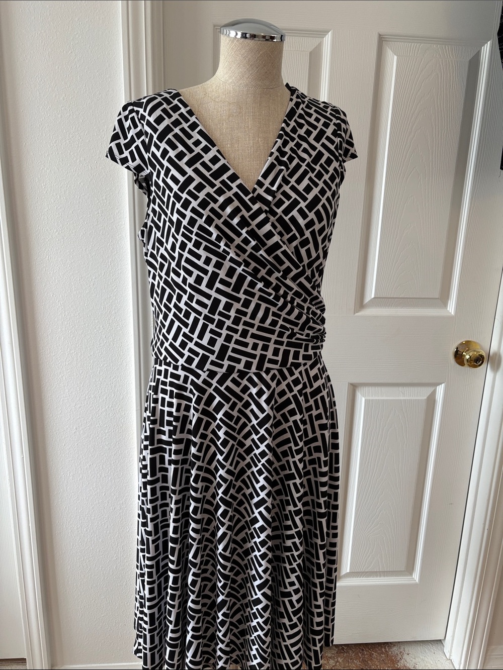 WHBM black/ white size 12 dress.